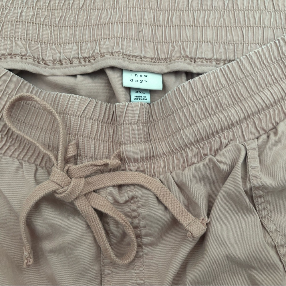 NWOT pants with pockets - Picture 4 of 4